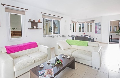 Pernera Cottage | Protaras Holiday Villa CL42 - Cozy 3BDR Pernera Villa, Close to Kalamies Beach