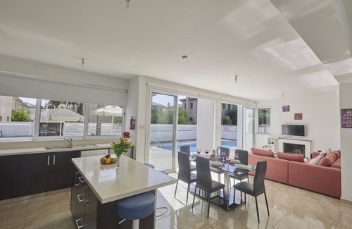 Kapparis Cottage | Protaras Pearl Villa PE17 - a villa that sleeps 6 guests in 3 bedrooms