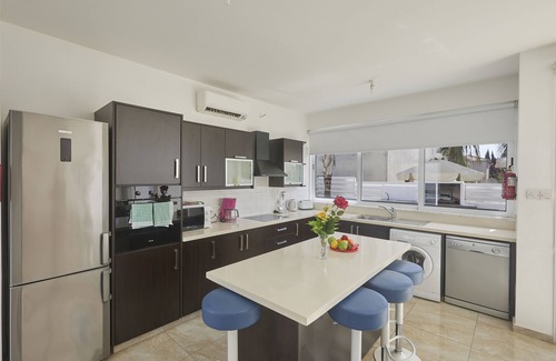 Kapparis Cottage | Protaras Pearl Villa PE17 - a villa that sleeps 6 guests in 3 bedrooms