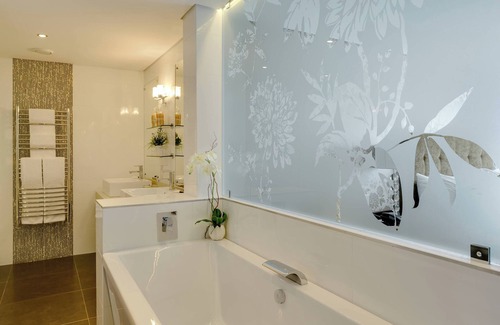 Knysna Central Hotel | Protea Hotel by Marriott Knysna Quays