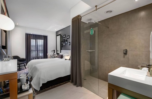 Pretoria Hotel | Protea Hotel Fire & Ice by Marriott Pretoria Menlyn