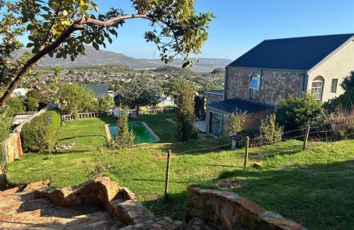 Redhill Villa | Protea Lodge