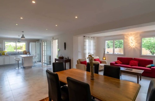 Velleron House | Provencal house with swimming pool in the heart of the Comtat Venaissin in Velleron