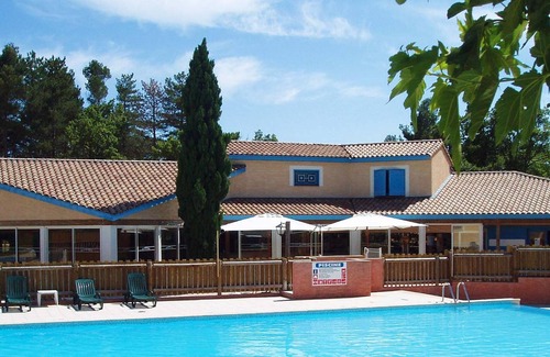 Gaujac House | Provencal-style maisonette with communal pool