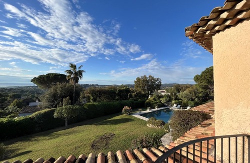 Biot Villa | Provencal villa, pool, sea views quiet, old village of Biot