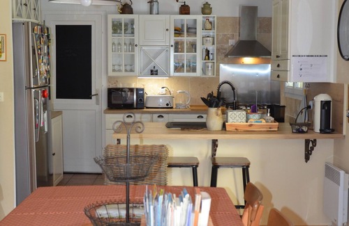 Saint-Cannat Villa | Provencal villa with swimming pool, garden and absolute comfort -Up to 10 people