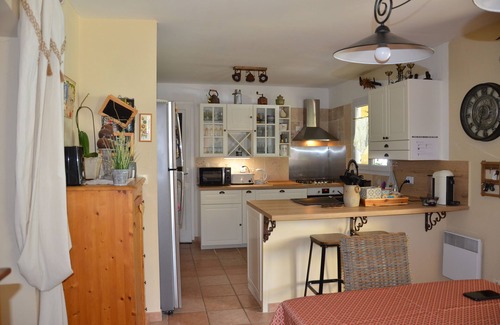 Saint-Cannat Villa | Provencal villa with swimming pool, garden and absolute comfort -Up to 10 people