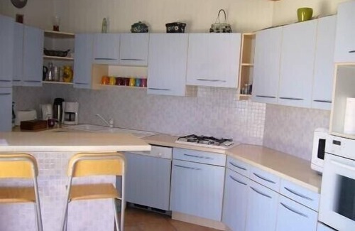 Istres Villa | Provence Beautiful villa in the hills overlooking the water.