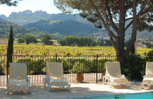 Gigondas House | Provence ideally located in the middle of vineyards, single storey villa 8 pers.