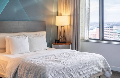 Downtown Houston Hotel | Proximity Ats its Best! 3 Pet-friendly Units, Close to Sesquicentennial Park!