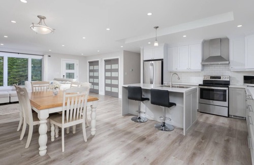 Lion's Head House | Proximity to Tobermory, Sauble Beach and The Grotto. Peaceful getaway!