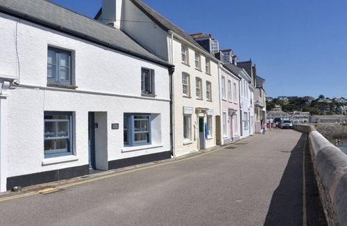 St. Mawes Cottage | PRYDES COTTAGE, family friendly, country holiday cottage in St Mawes