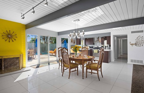 Sunmor House | PS Hipster: Mid-Century Charm and Whimsy With Modern Comfort