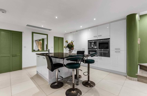 Notting Dale House | £3.5m Elegant House in prime location with garden