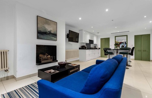 Notting Dale House | £3.5m Elegant House in prime location with garden