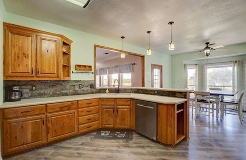 Sherman House | Psquare Ranch-Pool & Hot tub