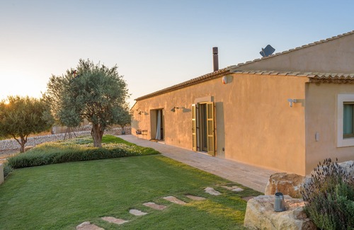 Ragusa Villa | Psyke, villa with private pool near the golf courses a few km from the sea