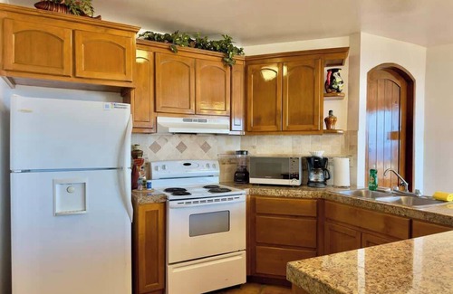 Playas de Rosarito Apartment | Puerto Nuevo Surf Villa Flores 2BR with pool