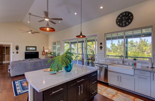 Keaau House | Pua Lani 2 Bedroom Home by RedAwning