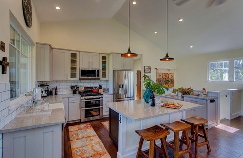 Keaau House | Pua Lani 2 Bedroom Home by RedAwning