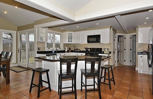 Stowe House | Pucker Street: 2 br, fireplace, a/c, deck, direct Mansfield views!