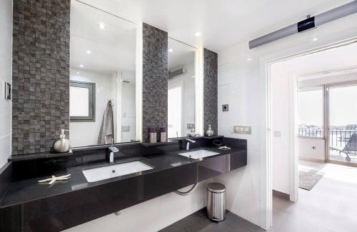 Puerto Banus Apartment | Puerto Banus Front Line 2 bedroom apartment