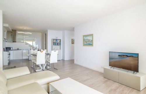 Cabopino Apartment | "Puerto Cabopino Apartment" with Sea and Mountain View, Shared Pool, A/C & Wi-Fi