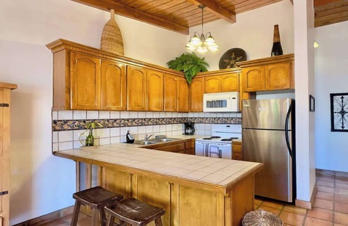 Playas de Rosarito Apartment | Puerto Nuevo Surf Casita Encanto 1BR with pool