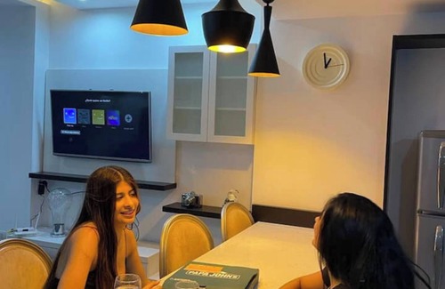 Guayaquil Apartment | Puerto Santa Ana, Cama King, Parqueo