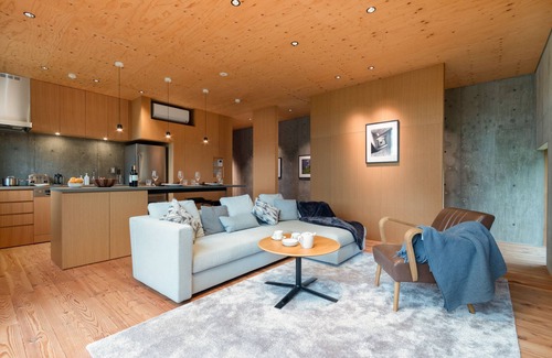 Hirafu House | Puffin by H2 Life