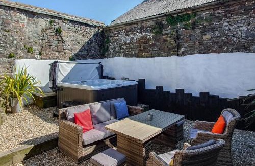 Hartland House | Puffin House - Uk46843