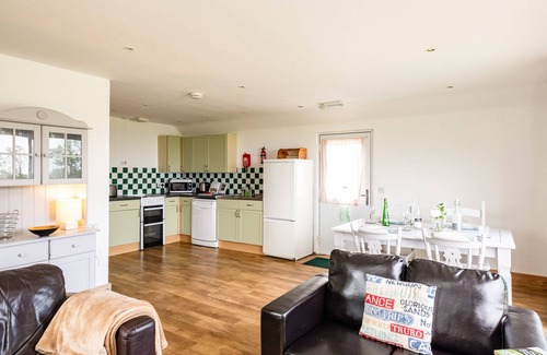Port Isaac Cottage | PUFFIN LODGE, pet friendly, character holiday cottage in Port Isaac