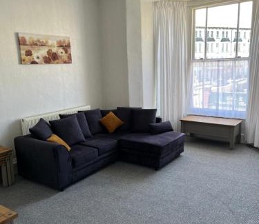 Hele Apartment | Puffins Nest, close to Tunnels Beach & Harbour with Parking