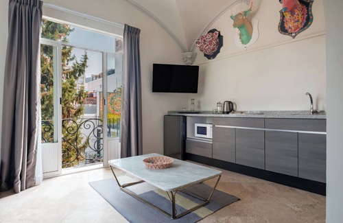 Miguel Hidalgo Bed & Breakfast | Pug Seal Polanco Allan Poe