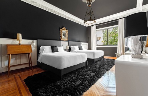 Polanco Bed & Breakfast | Pug Seal Polanco Anatole France