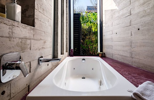 Polanco Bed & Breakfast | Pug Seal Polanco Anatole France