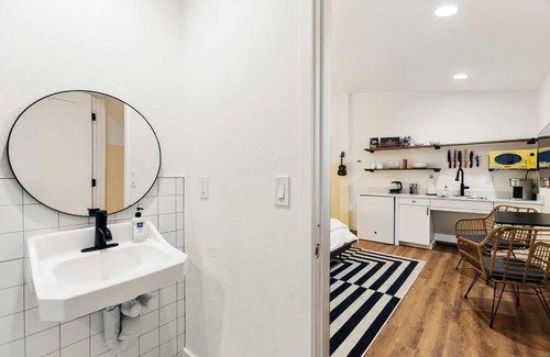 Chandler Apartment | Pulemoku Studio suite.komo nui