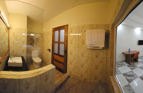 Entebbe Hotel | PULICKAL HEIGHTS HOTEL