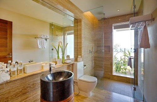 Ngu Hanh Son Resort | Pullman Danang Beach Resort