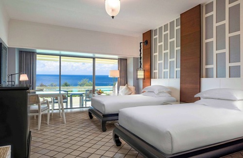 Karon Hotel | Pullman Phuket Karon Beach Resort