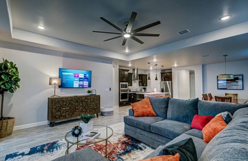 Las Cruces House | Pulsar · Brand New Comfortable 4/3.5 Home Near Parks