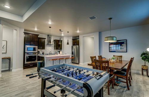 Las Cruces House | Pulsar · Brand New Comfortable 4/3.5 Home Near Parks