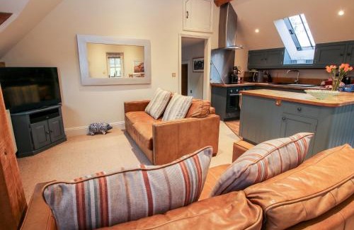 Montgomery House | Pultheley Cottage