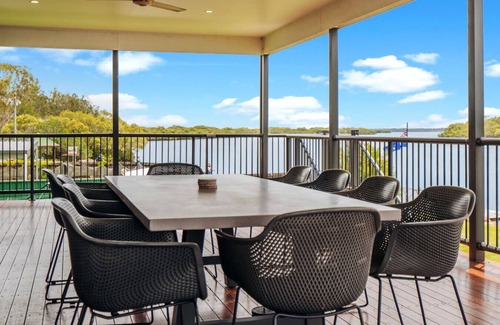 Meldale Apartment | Pumicestone Paradise | Waterfront Retreat