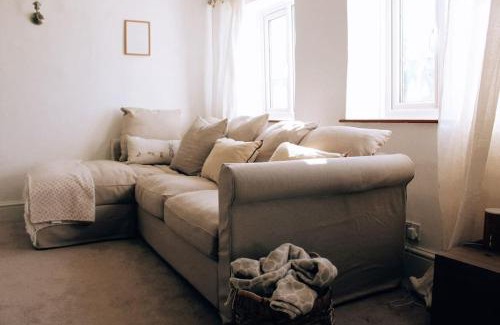 How Caple House | Pump Cottage - Cosy Herefordshire Cottage