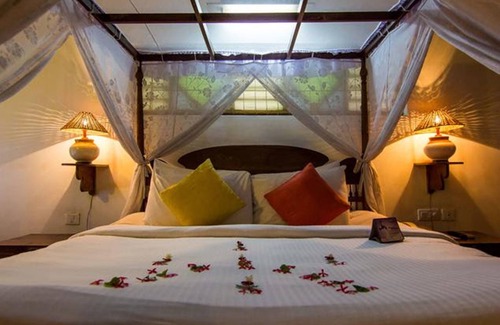 Aryad South Hotel | Punnamada Resorts