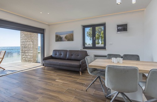 Lovrecica Apartment | Punta Mulino apartment A1 by the sea