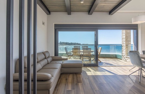Lovrecica Apartment | Punta Mulino Apartment A4 by the sea