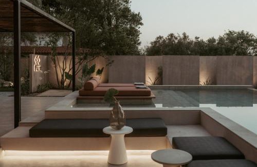 Vourvourou Villa | Pure Beachfront Villa with Pool