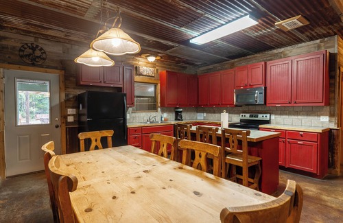Sabinal House | Pure Country - In Concan, Texas